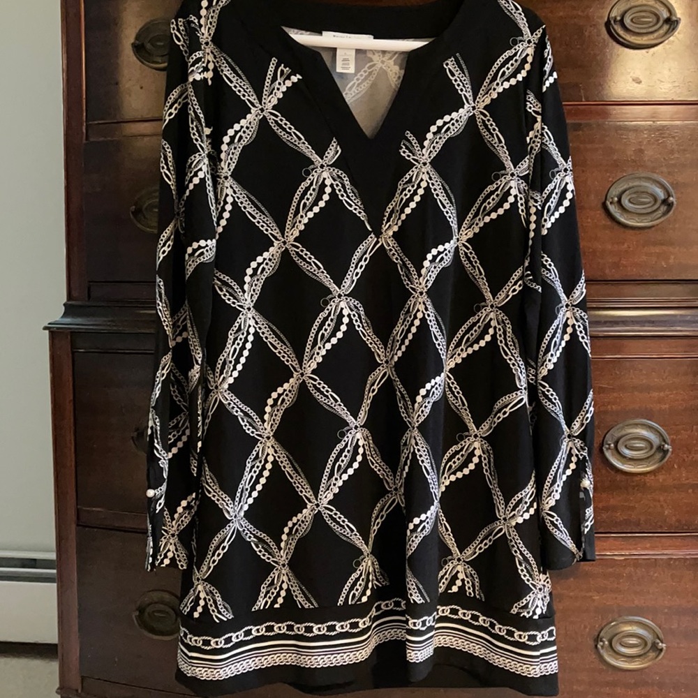Women’s size L White House Black Market Tunic.